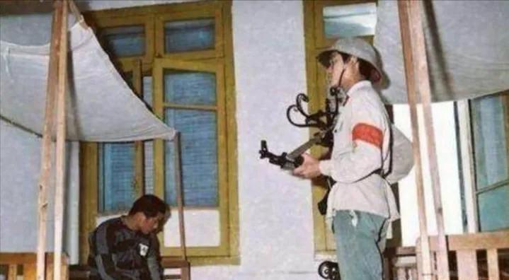 1979年，冯增敏在对越反击战中选择了投降，最后，被送上审判台，判处了十年有期徒