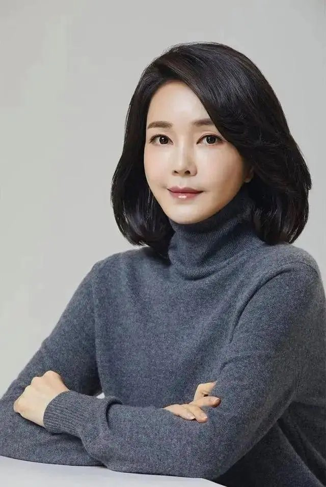 韩国小西八总统尹锡悦的充气塑料媳妇金建希已经100多天没露面了，要知道，金建希一