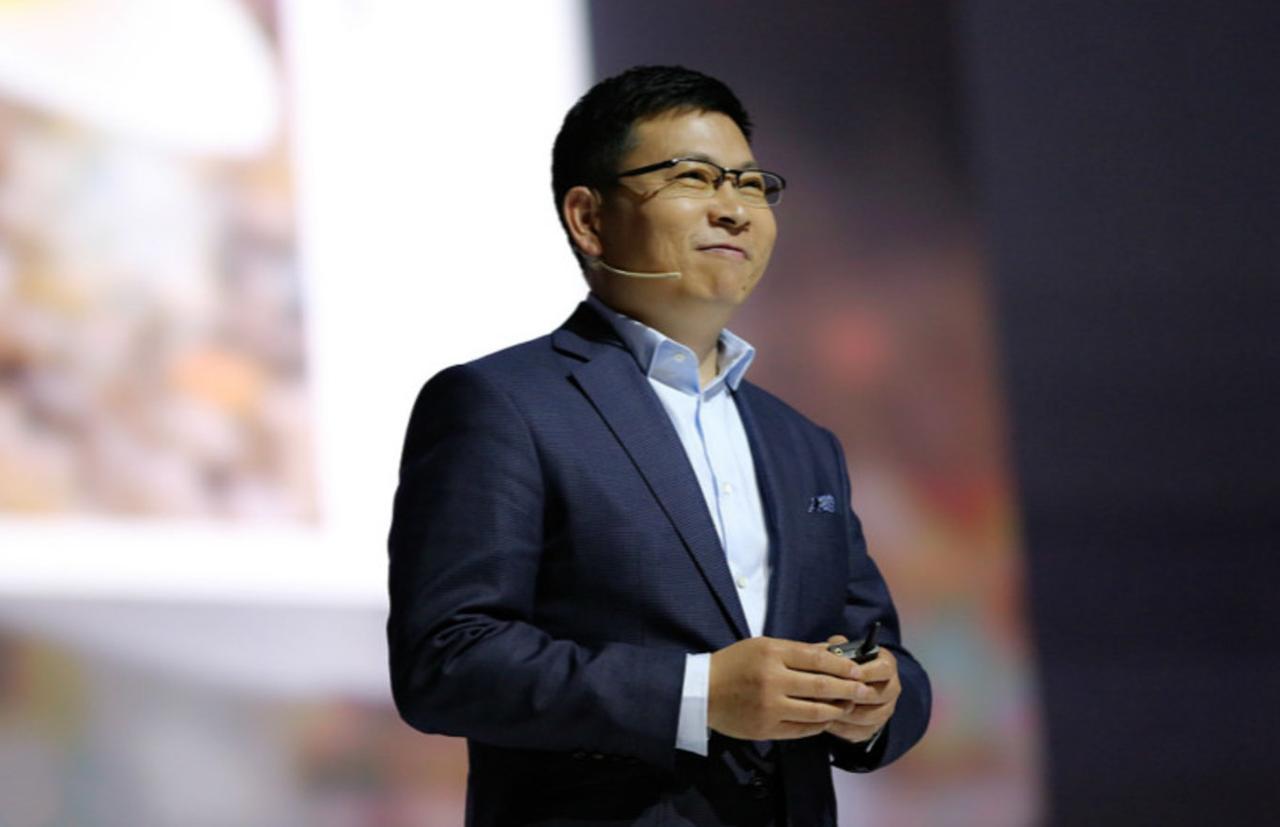 华为发布会的口号，2020年：“在一起 就可以”
2021年：“走最难的路 见最
