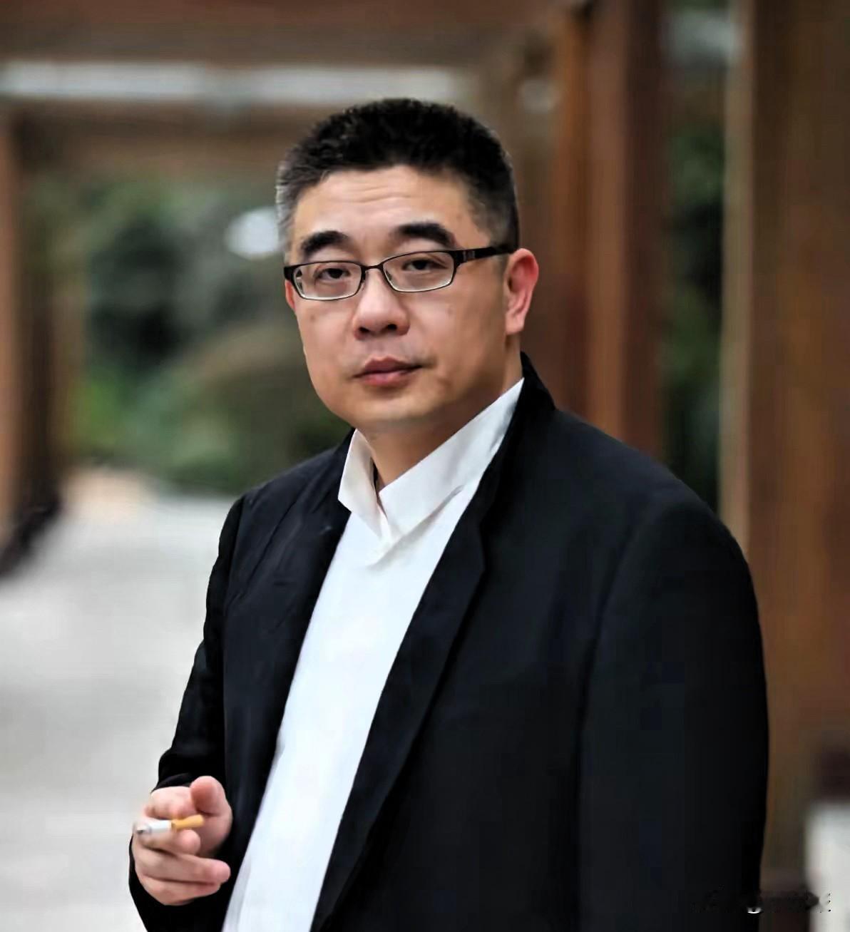 最近一名大学教授的发言引起了许多家长的关注！
复旦大学钱文忠教授说："我们的社会