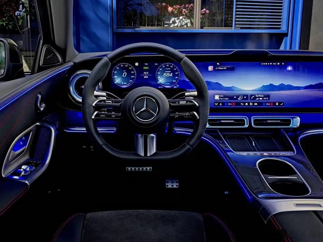 奔驰C级纯电版各位感受一下～800V、后轮转向、空悬、后电机带两挡变速箱，国产长