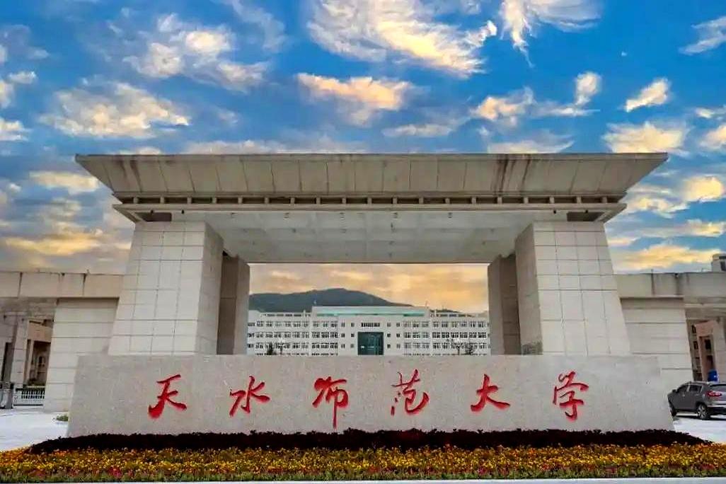 堂堂一所大学的“掌门人”把位置空了整整60天，究竟在等哪个狠人？
这两天甘肃的一