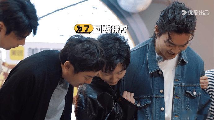 沈腾说马丽老公上秤至少半吨看《麻花特开心》里沈腾调侃许文赫体重这一段，真的笑到头