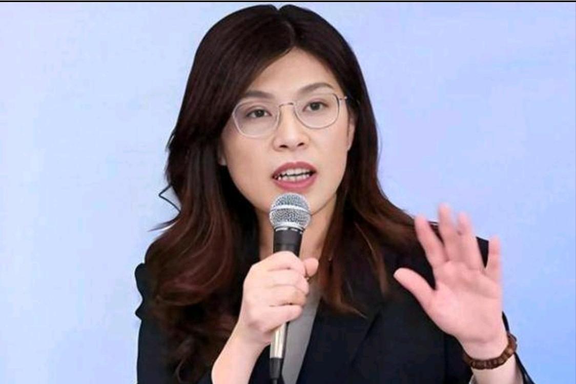 郑丽文公开表态不修改党纲反共条文
 
6月16日，《联合早报》刊发相关报道，核心