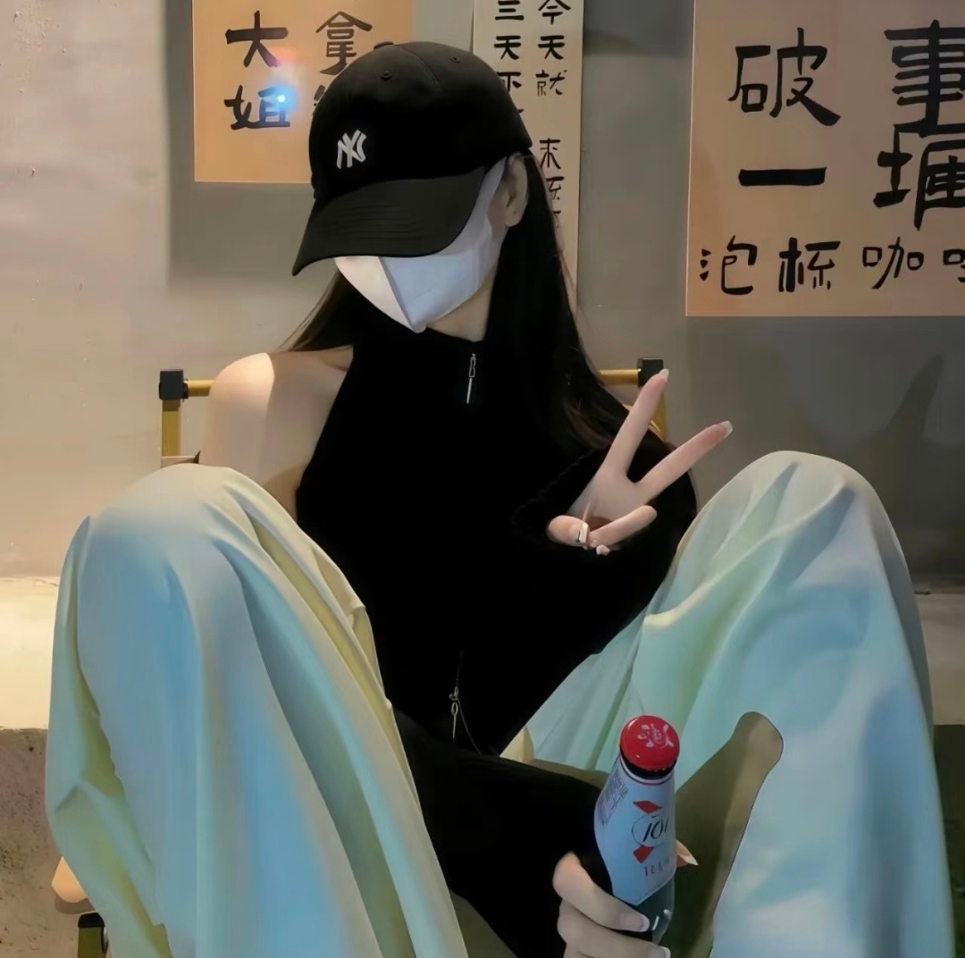 时间会把最好的人留到最后 毕竟喜欢就像一阵风 而爱是细水长流 ​​​