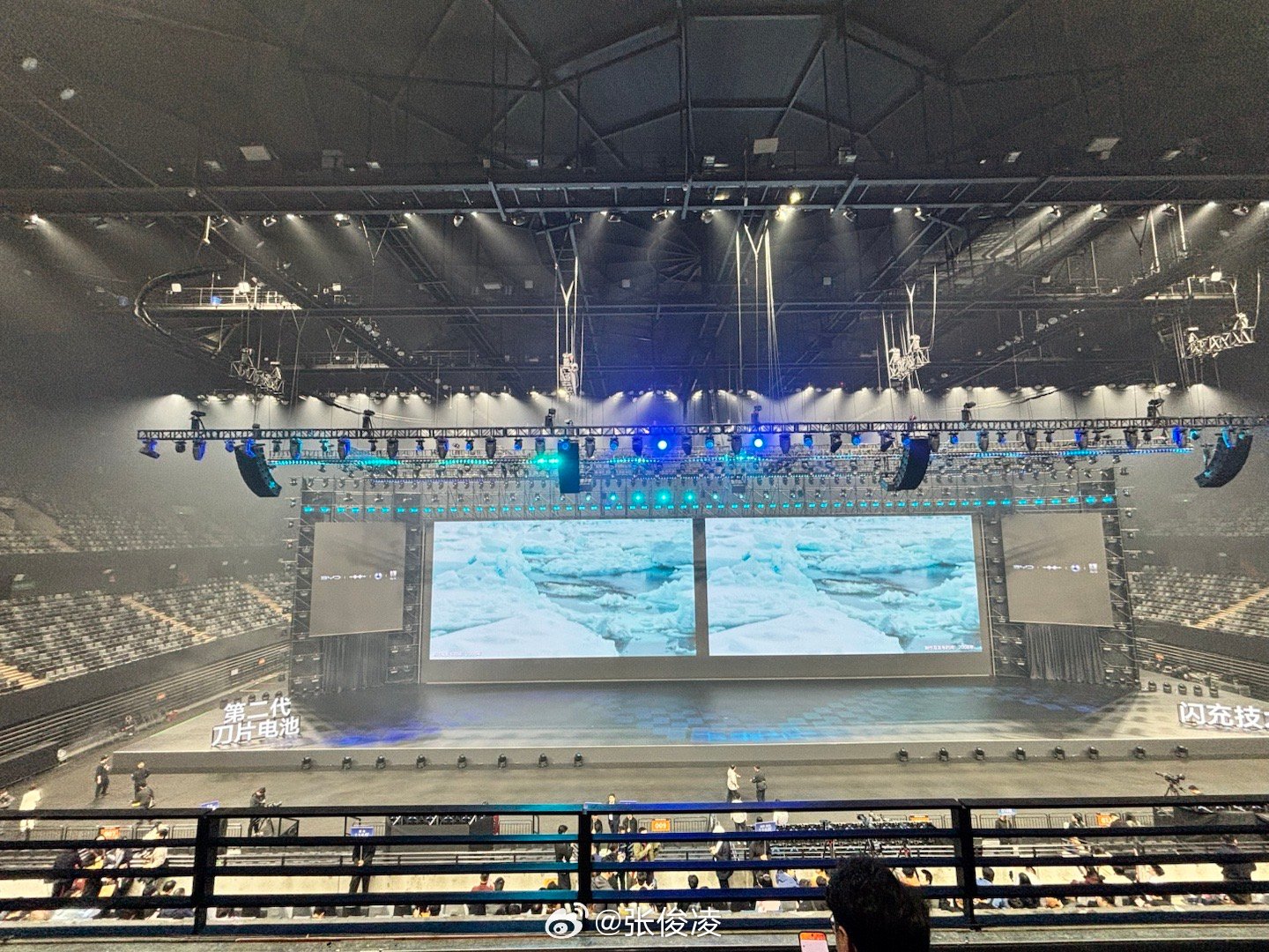 居中，3排1座，相当不错的位置👏 