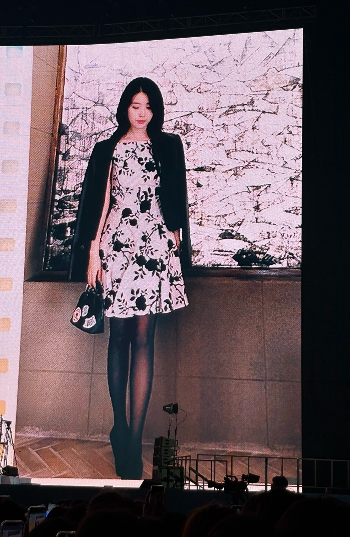 IU新剧＜21世纪大君夫人＞造型[期待]是我们财阀家二女儿成熙珠!!!!!!!!