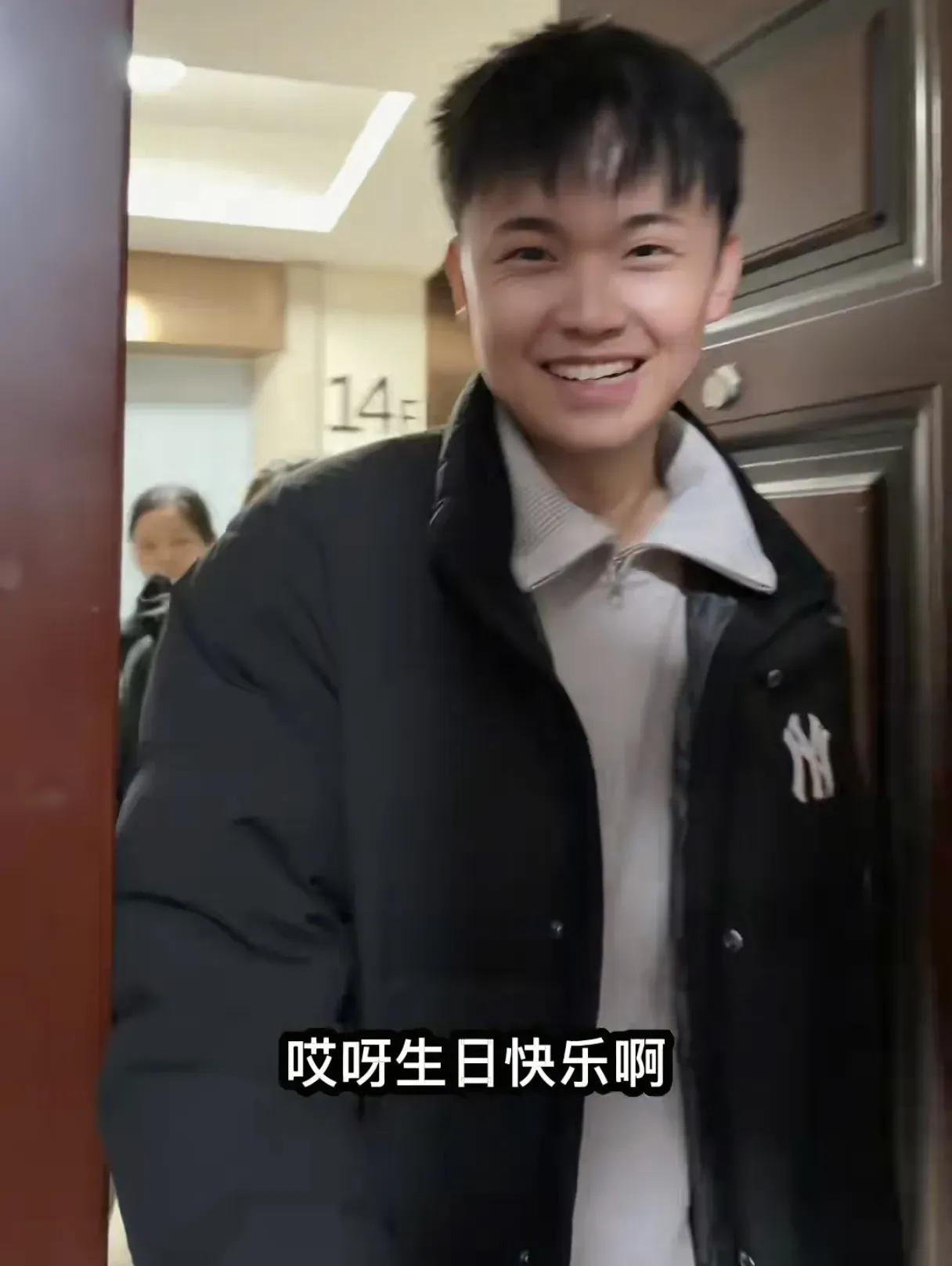 彭聪聪说他知道自己不是亲生的，一直不敢找家是因为他担心自己是被遗弃的。

彭聪聪