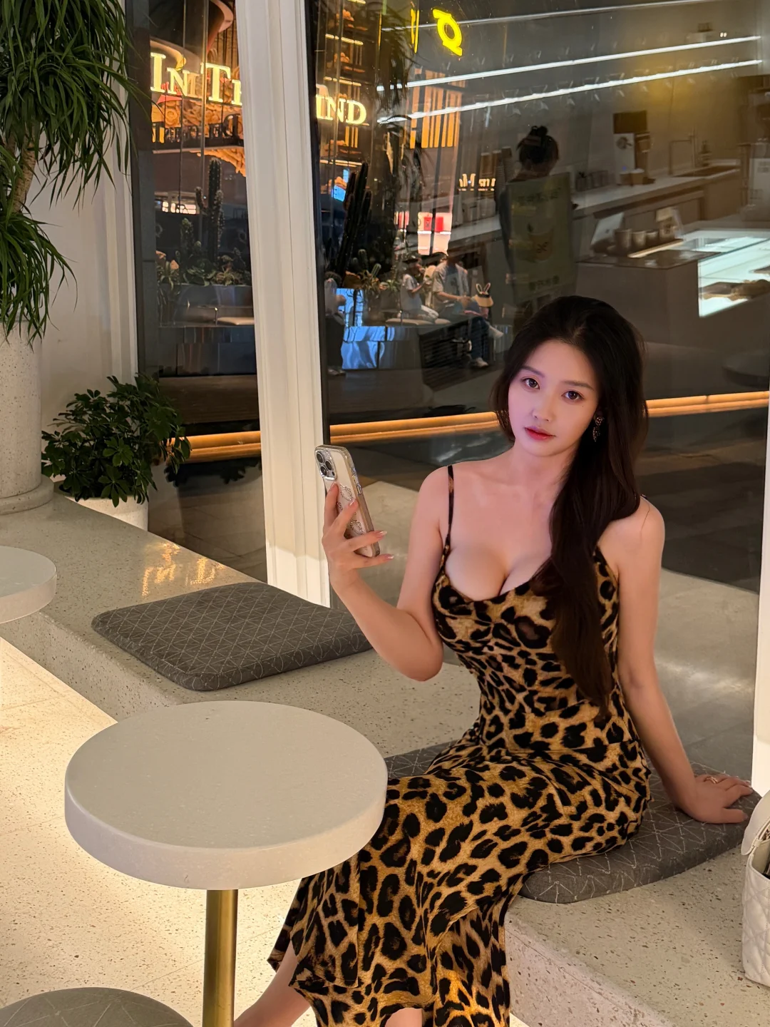 豹纹穿搭 大方展示美丽 豹纹 气质女人 氛围好拍照 好烦但是要保持优雅...