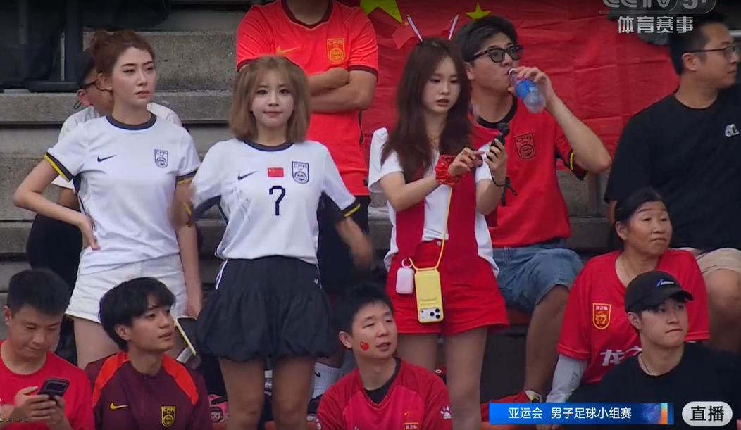 国足亚运队踢平了伊朗，还是有很多人不满意。
这不奇怪，反正国足每次输了都会有很多