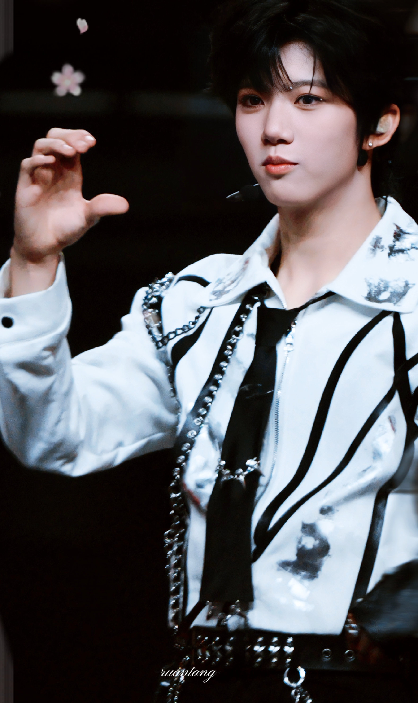 张函瑞 💚愚人节站姐团建✨站姐团建 𝗛𝗮𝗽𝗽𝘆 𝗔𝗽𝗿𝗶𝗹