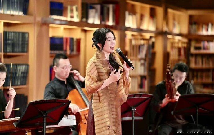 #龚琳娜[超话]##龚琳娜将带来全新舞台#全新演绎，全新风格，龚琳娜将如何用音乐