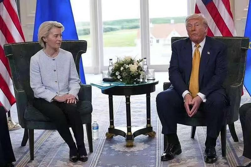 美国对世界主要国家征收关税税率：
1、欧盟：15%
2、日本：15%
3、英国：