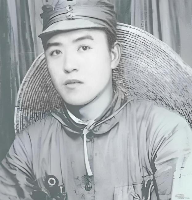抗战时期，他给延安送去了13万两黄金的救命钱，立下大功。可新中国成立之后，他的职