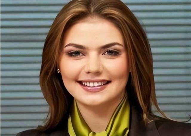 别再瞎猜绯闻了！普京选中卡巴耶娃，根本不是什么宫闱戏码，而是给俄罗斯的文化战车，