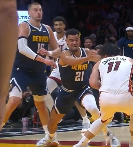 噩耗！掘金赛后传来三条坏消息！约基奇伤病恐严重，穆雷也有伤！北京时间12月30日