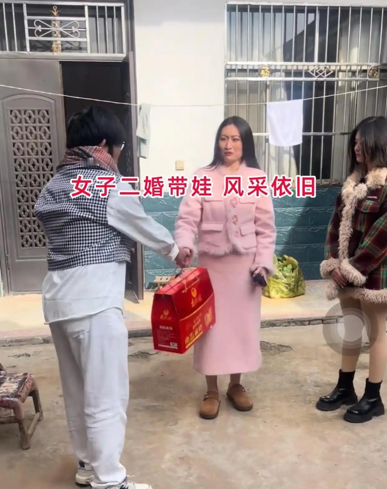 29岁小伙相亲34岁二婚带娃女，愿意上交工资，还直言：面子值几个钱？

一29岁