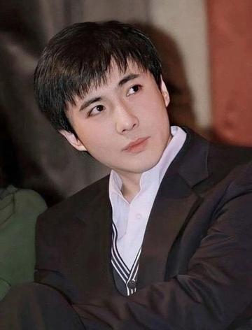 八月影市：从"刺猬"到"逆鳞"，谁能成为暑期档的最后一颗"爆米花"？
暑期档已近