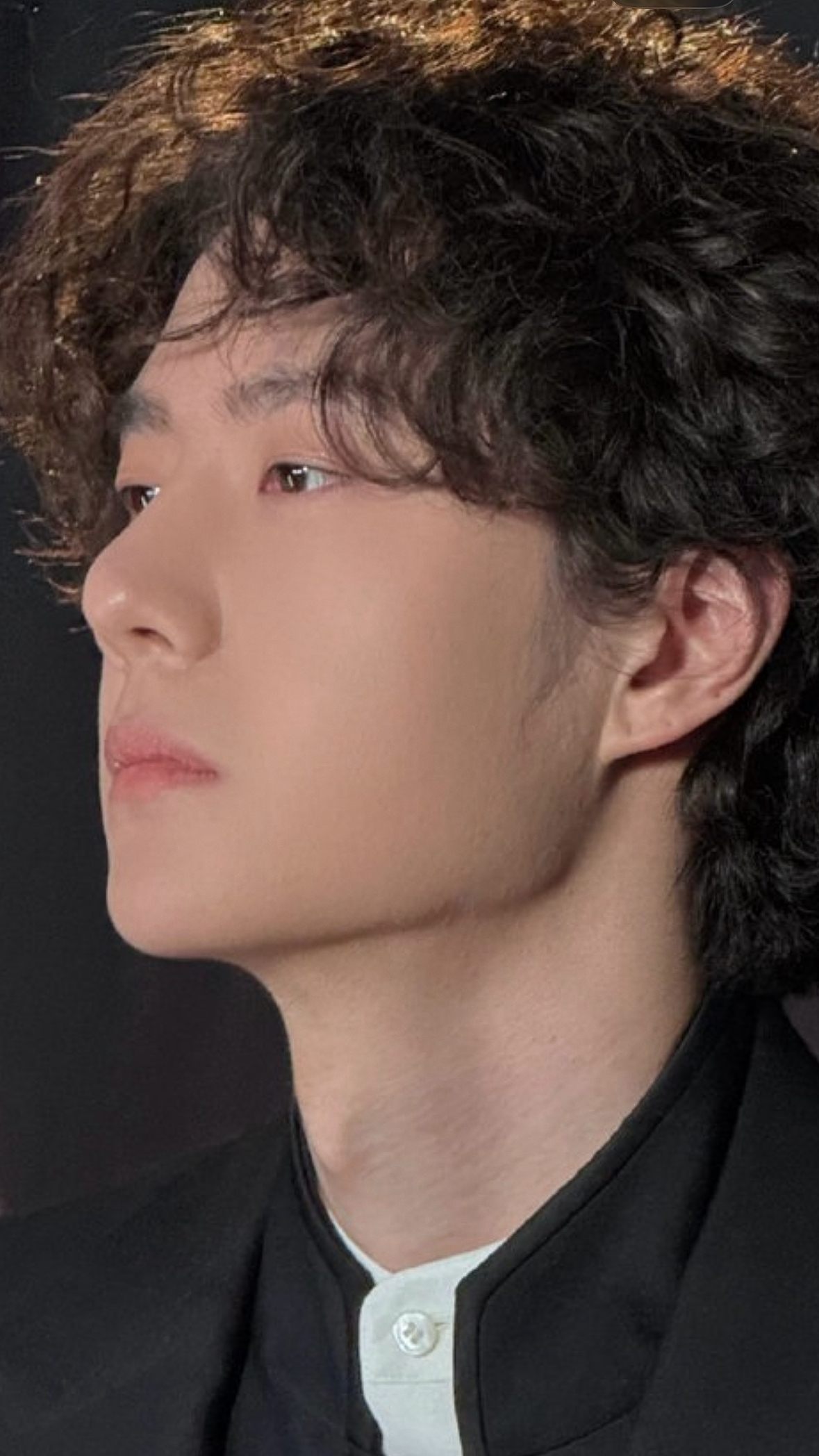 这皮肤状态 难怪叫王不修王一博四宫格出图