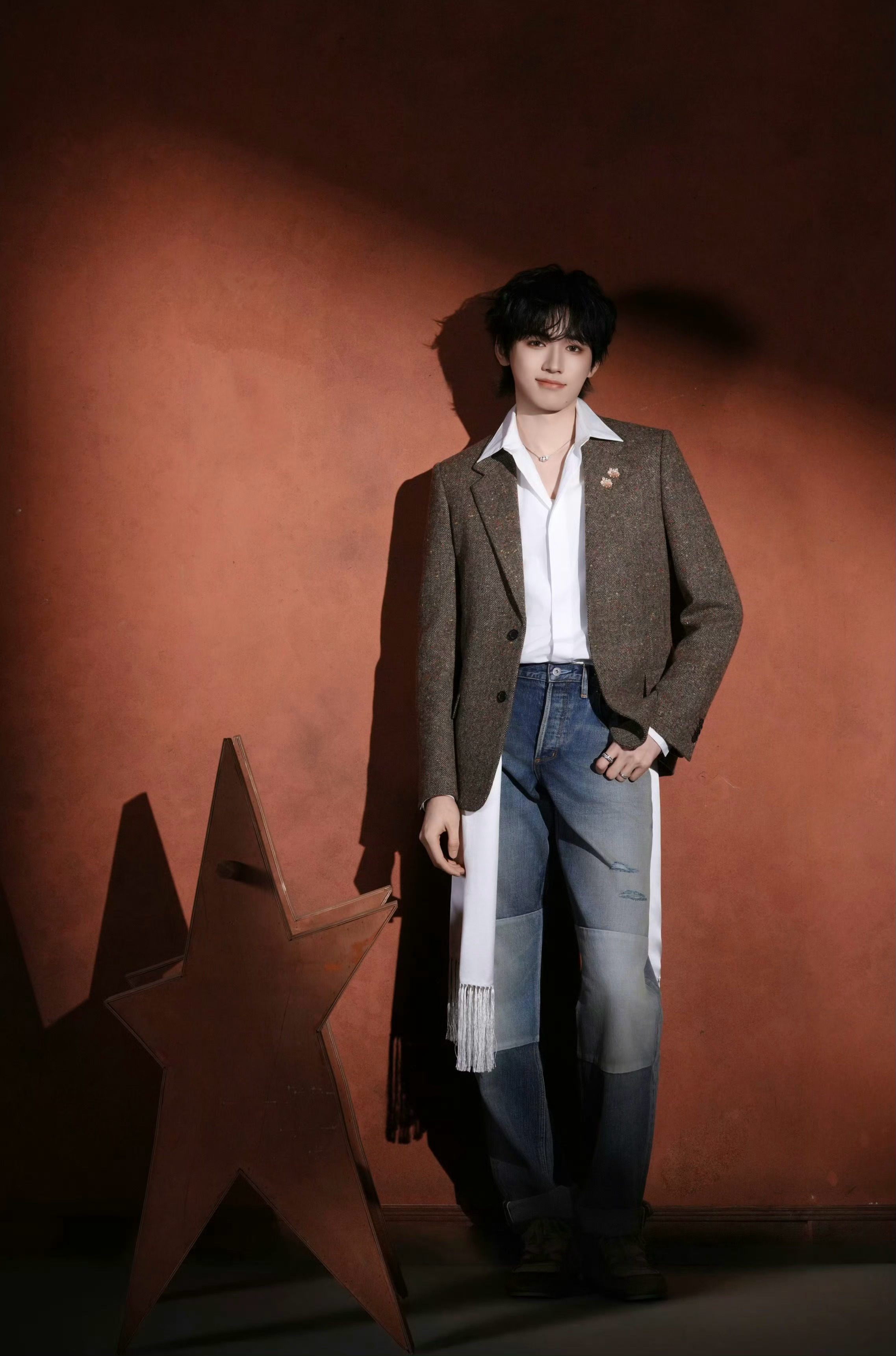 宋亚轩 in Dior 📸  新造型大片，演绎迪奥26夏季男装，来自创意总监J