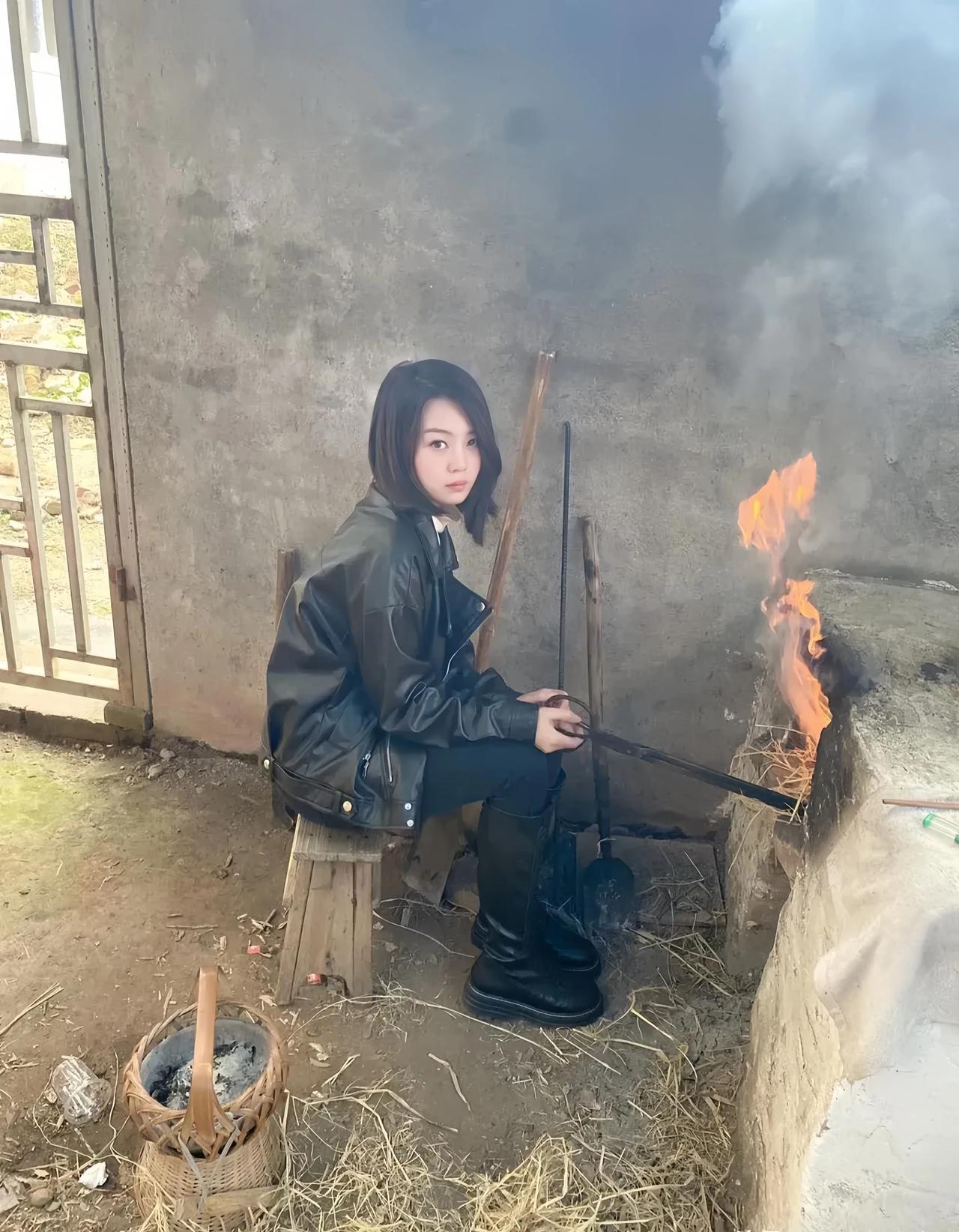 前几天相亲找到了一个男朋友，今天他到我家里来，但是看到我家的样子，跑的比兔子还快