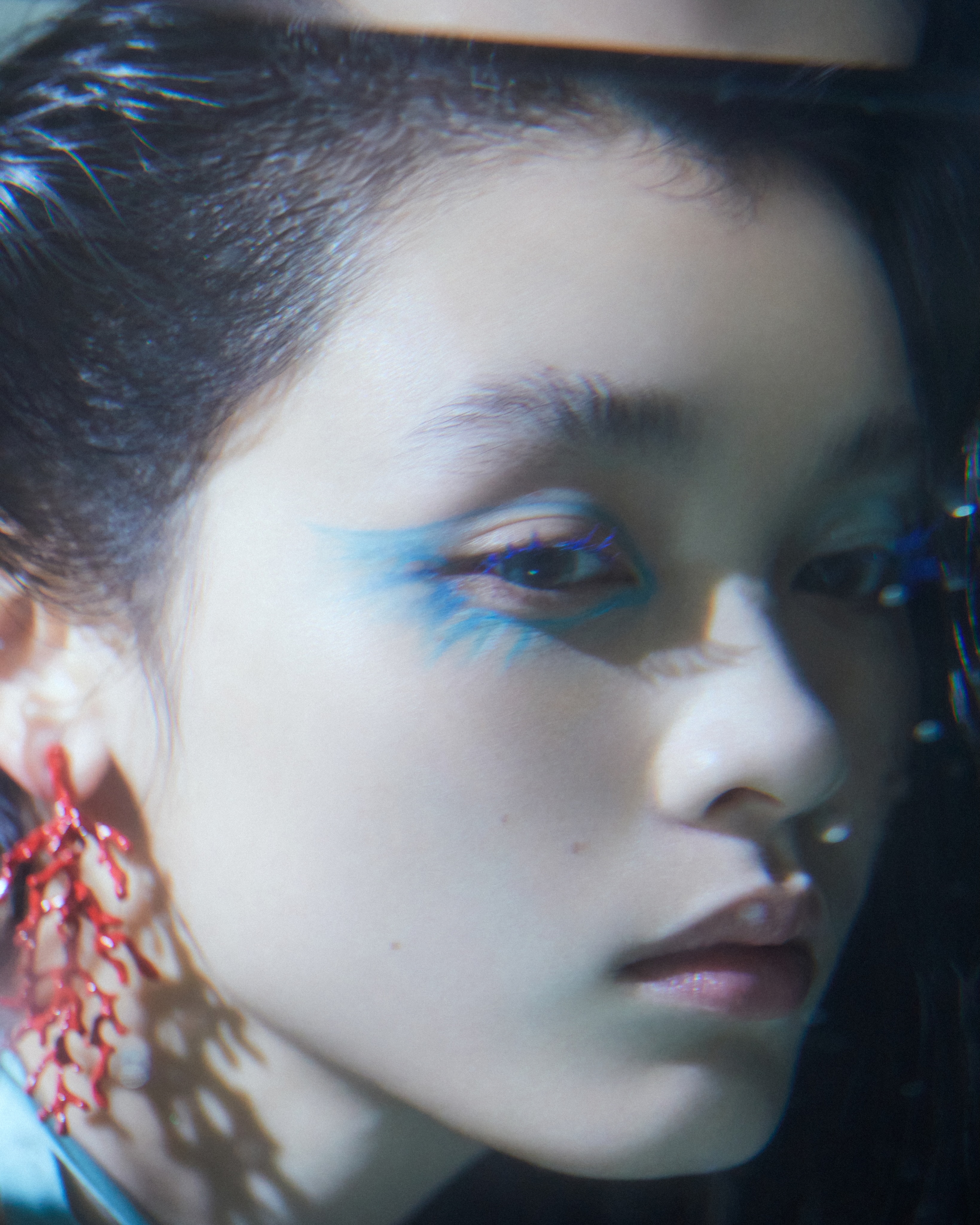 每年夏季，看得最多的就是各大杂志对于“美人鱼”主题的创作。本期韩版Dazed发布