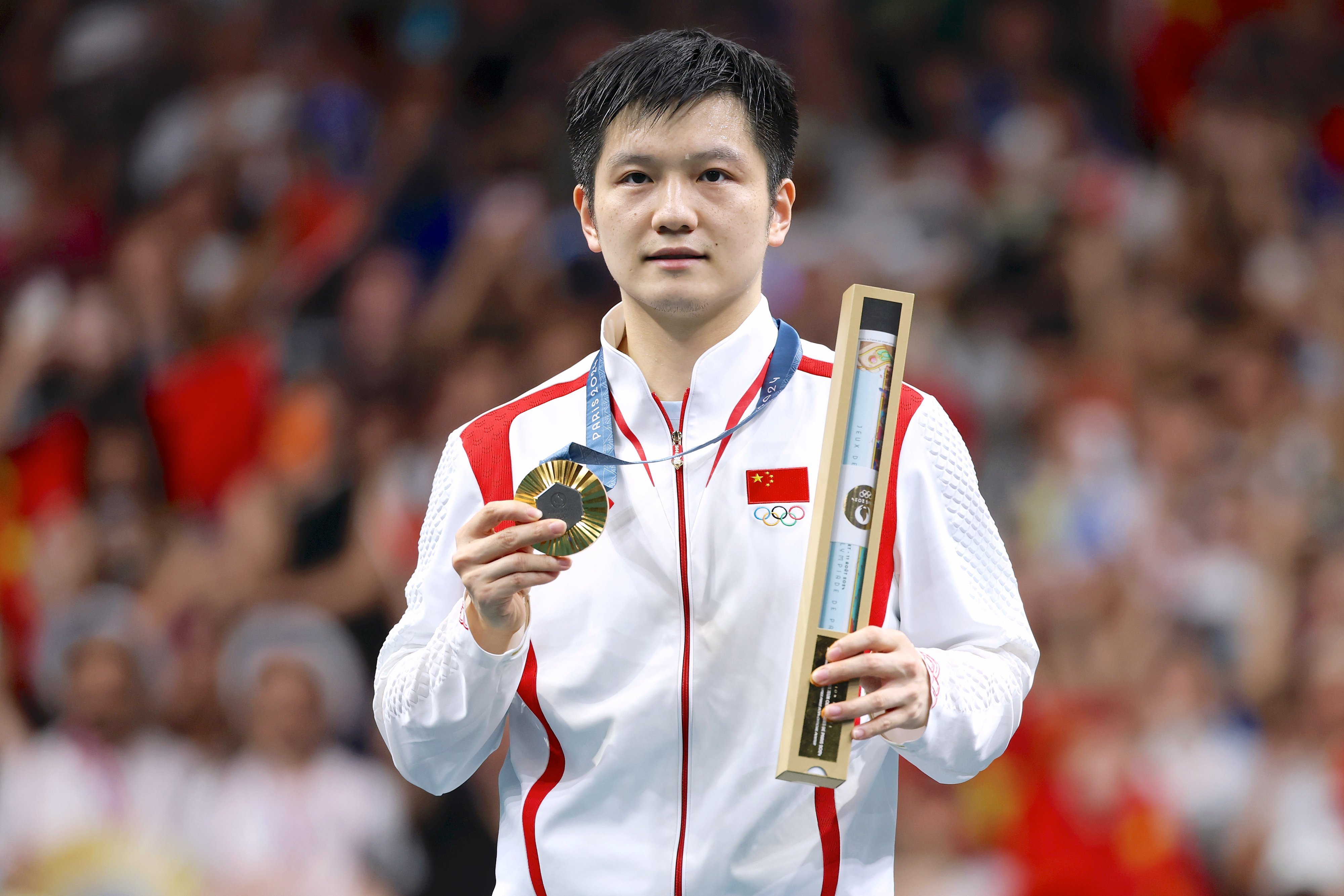 作为世界乒坛的传奇，樊振东16岁便成为国际乒联巡回赛最年轻的男单冠军，至今已斩获