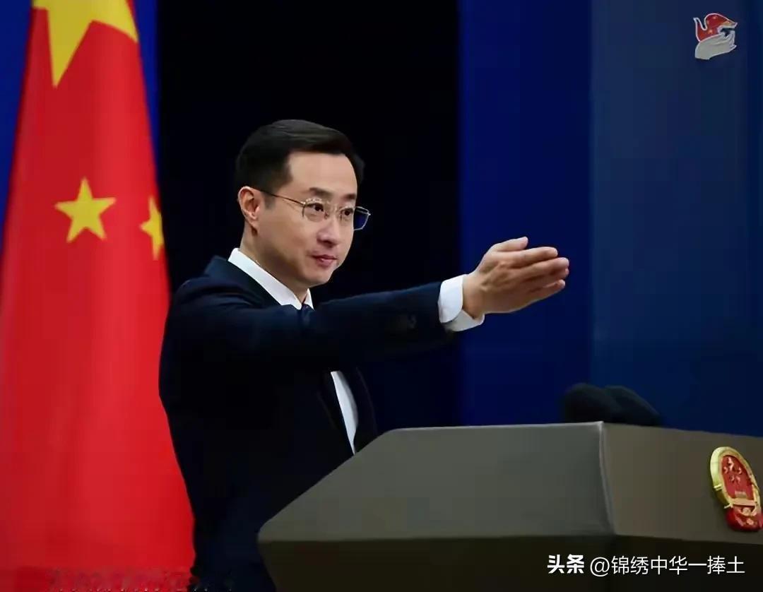 7月22日中国外长王毅出席了菲律宾举办的中日韩+东盟外长会议，但是缺席了中日韩外
