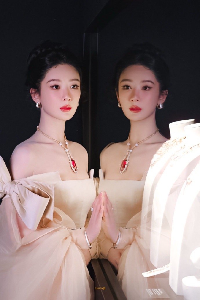 杨紫玉兰花开君再来 💜杨紫董竹君 爱上了你，我才领略思念的滋味分离的愁苦和妒忌