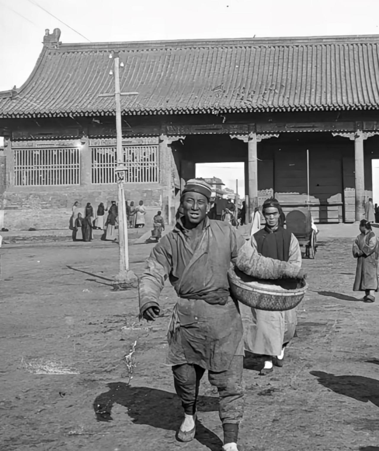 清末民初的北京士人，经历了三千年未有之大变！短短数十年，从依附皇权、专攻科举的传