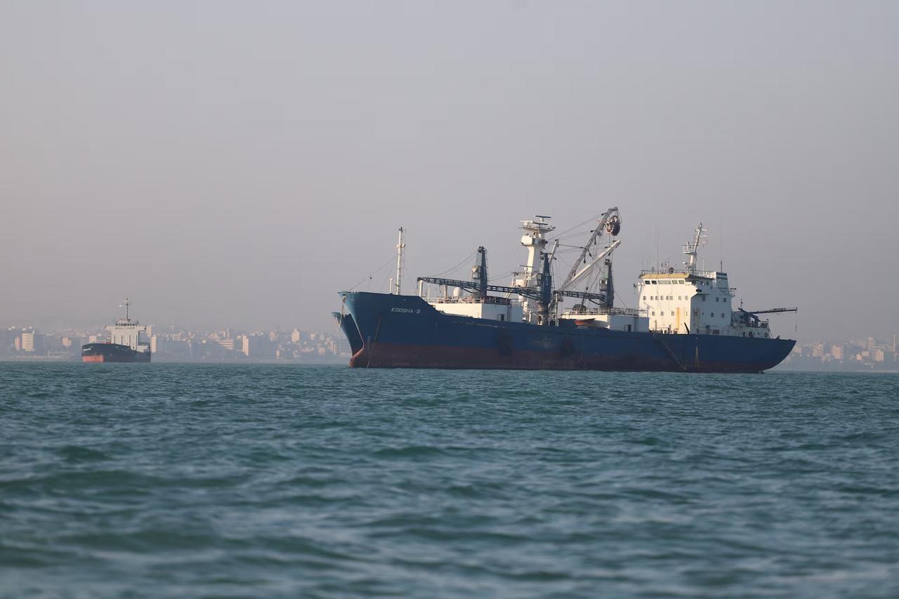 据伊朗官方通讯社伊通社报道，海湾这场让油轮绕路、让市场连着几天盯紧航线的对峙，眼