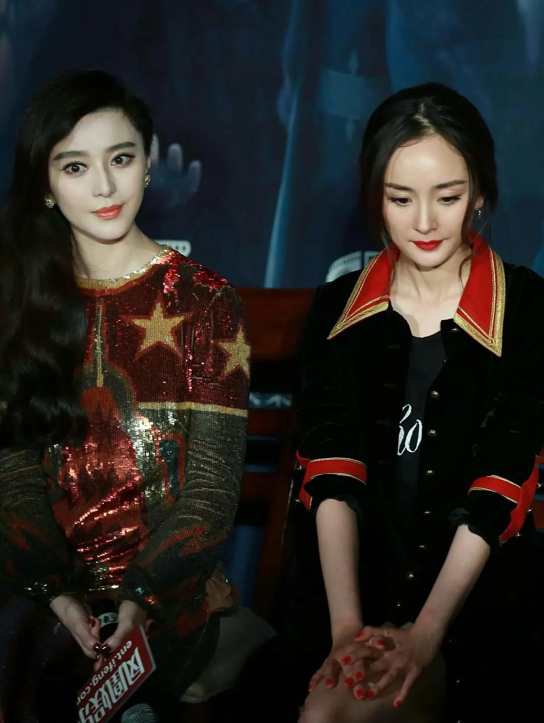 有点像女王和婢女，她每次和大花在一起就唯唯诺诺的 