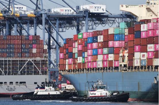 10月14日，美国人要对中国船舶开征“入港费”，但这两天，美方突然提出了一个新的