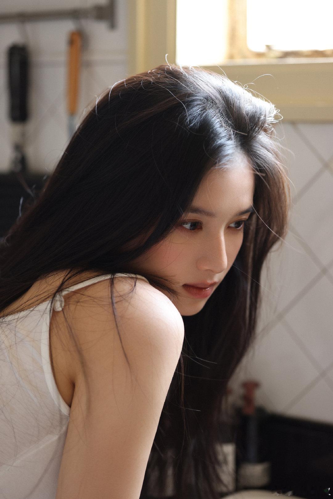 张婧仪27岁生日记录 张婧仪27啦 我们公主27啦🎂感觉时间过得很快 生日快乐