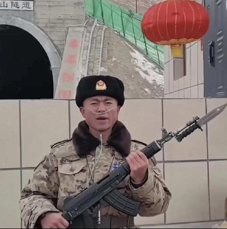 在海拔最高的昆仑哨所，我们的边防军人，都在用生命在为我们人民过好年，在守护站岗。