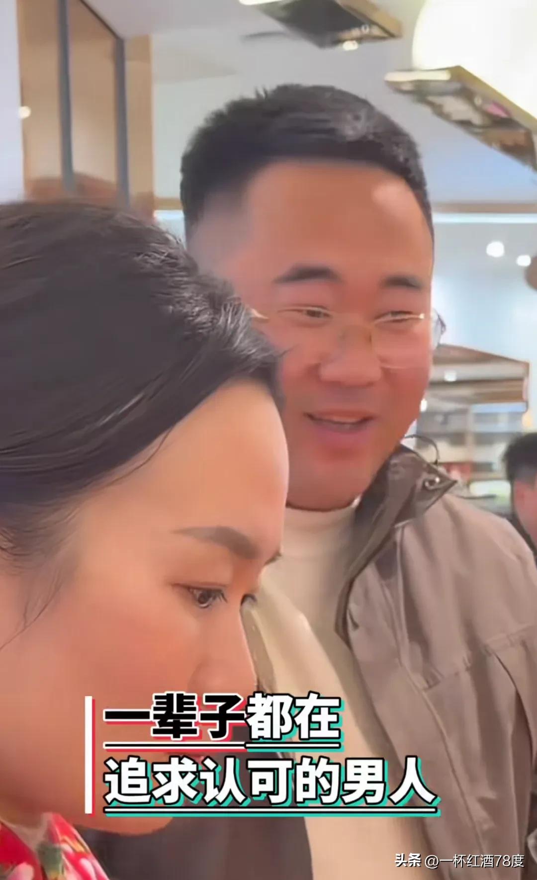 有人说男人至亖是少年，这句话一点也不简单。
小时候在家里希望得到父母的认可，长大