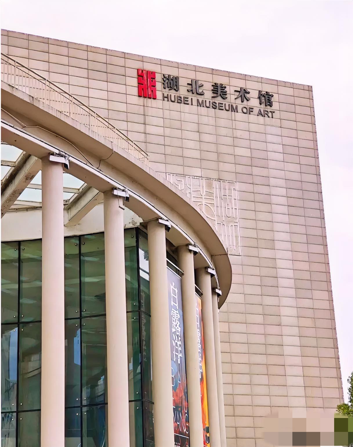 湖北美术馆这场火没烧到藏品，看着是万幸，其实藏着不少隐患。藏品库有恒温恒湿和监控