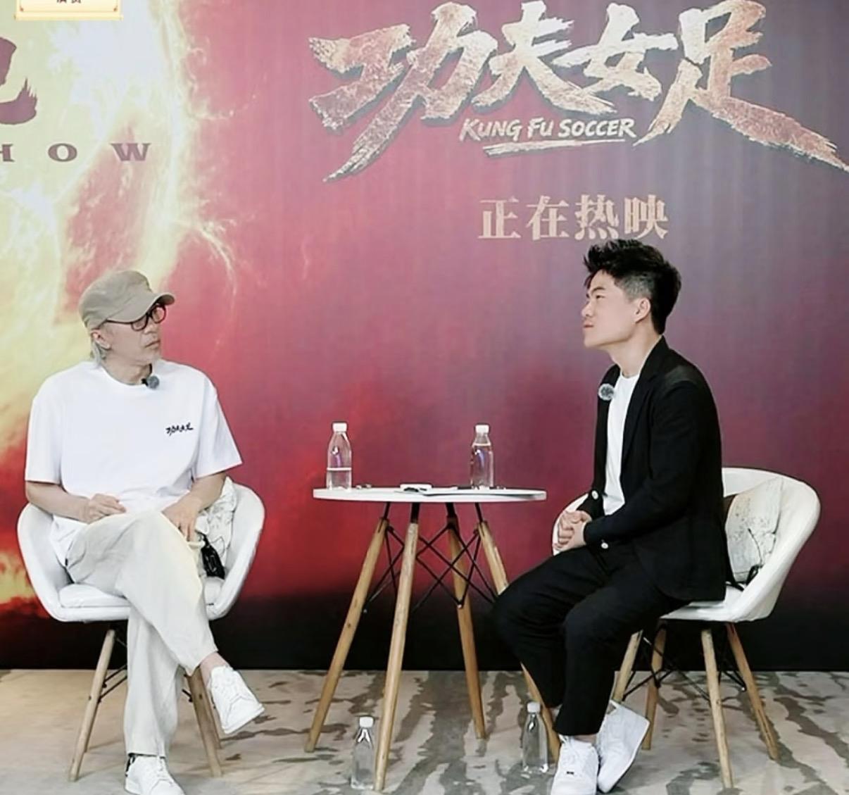 看了董宇辉访问周星驰的视频，

第一次觉得董宇辉表达有问题，

在周星驰问他有没