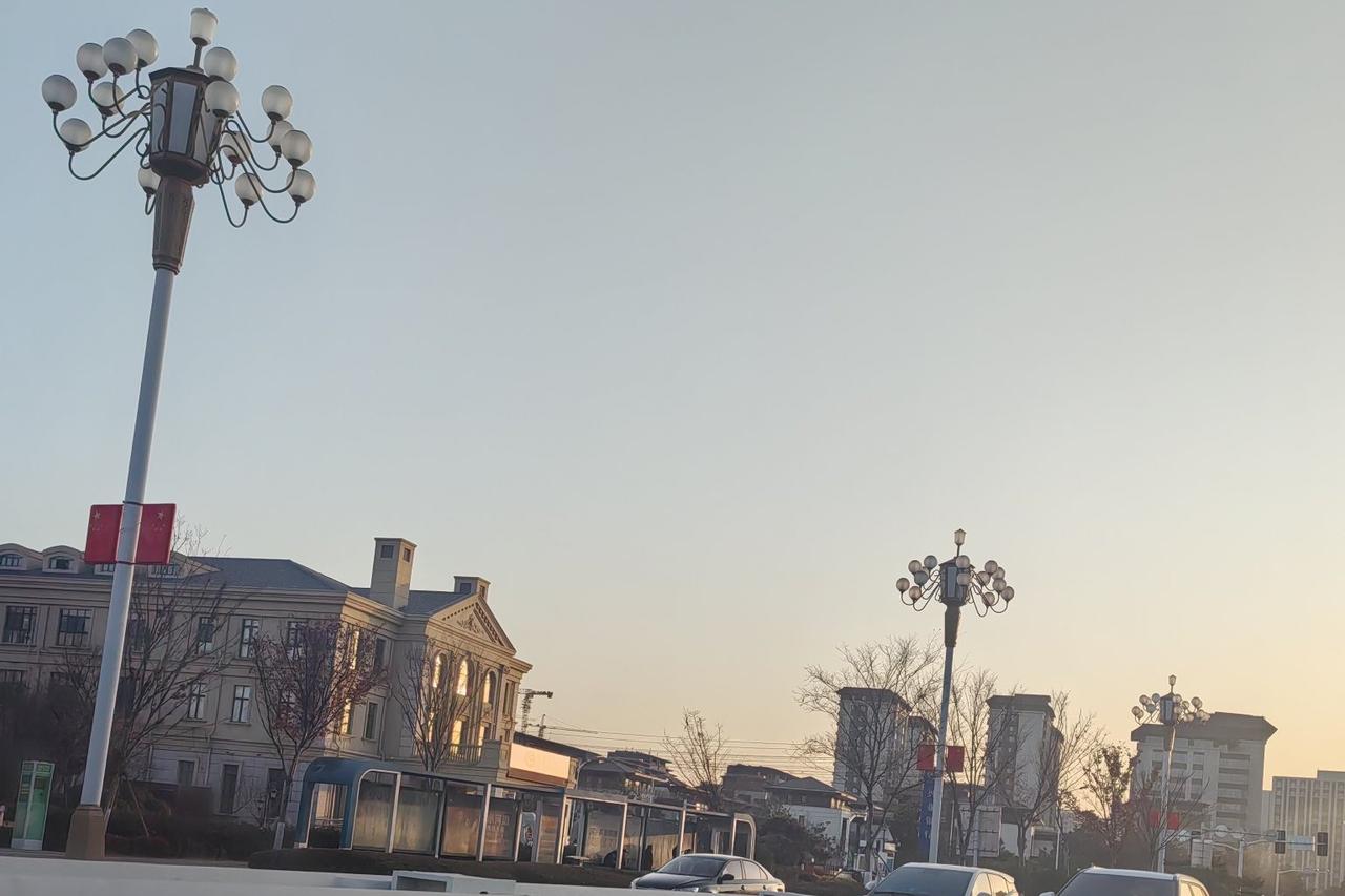 1起家暴致死案：2人获刑，死刑判决砸烂“家务事”的遮羞布

据新闻媒体消息：记者