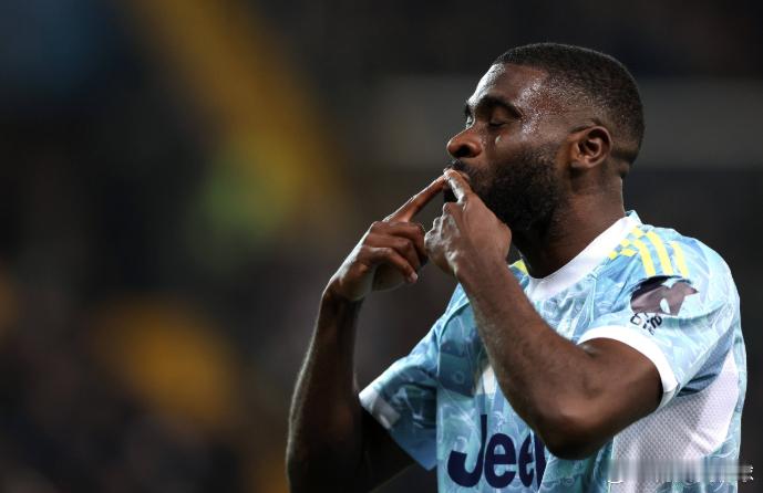 4月21日讯 尼斯俱乐部联合主席科恩透露，博加和墨菲不会回归尼斯。去年11月尼斯