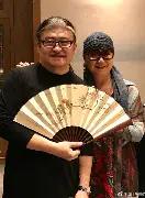 1987年，刘欢对主持人卢璐一见钟情，认识短短9天，两人就决定结婚。可到了登记那