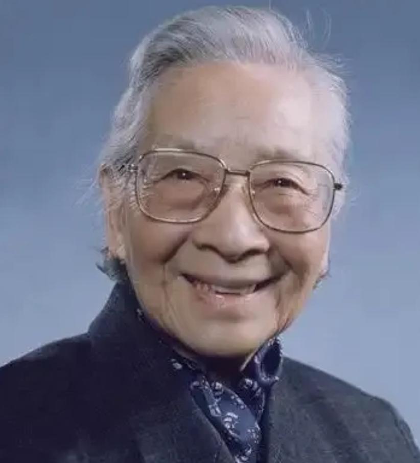 1994年，已经88岁雷洁琼先生在韶山参观完毛主席故居后，在留言簿上颤巍巍的写下