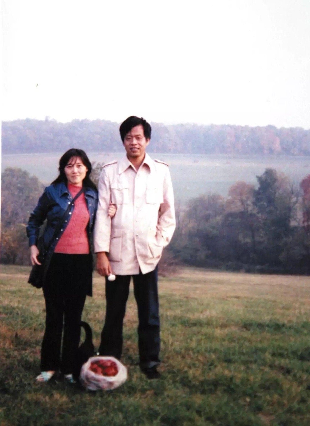 王小波和李银河的两段对话：*李银河：我今天晚上难过极了，想哭，也不知是为什么，我