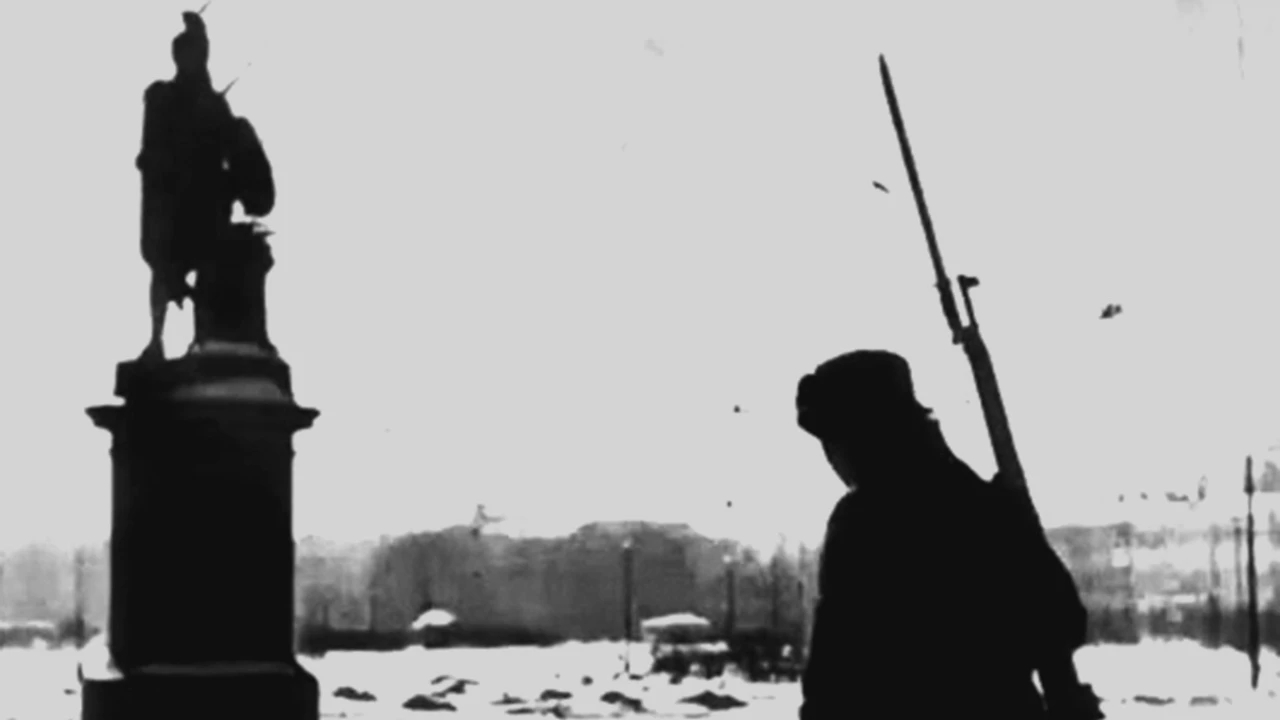 Roman Karmen（Роман Лазаревич Кармен）出生于敖