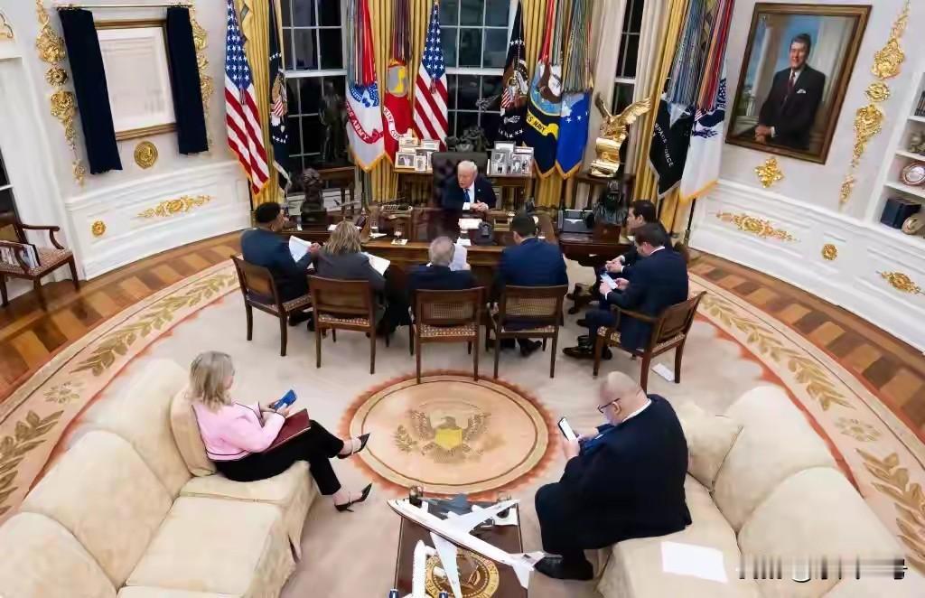 特朗普的美国，已经进入没有规则的时代。
特朗普接受专访放话：我不需要国际法，我的