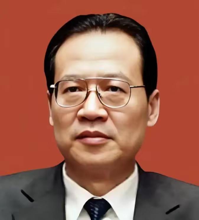 1999年厦门远华案爆发后，福建政治生态面临严峻考验。2000年底，中央一纸调令