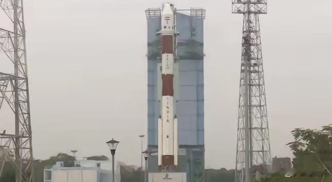 印度航天又出洋相了，2026年新年首场发射直接拉胯，16颗珍贵卫星全打了水漂，更