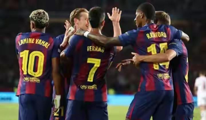 3年之耻终得雪！巴萨9万主场险翻车，后卫3分钟双响成救世主欧冠小组赛焦点战，巴萨