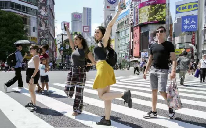 日本旅游业天塌了！中国游客上半年暴跌 56%，再也不去了？

7 月 15 号，