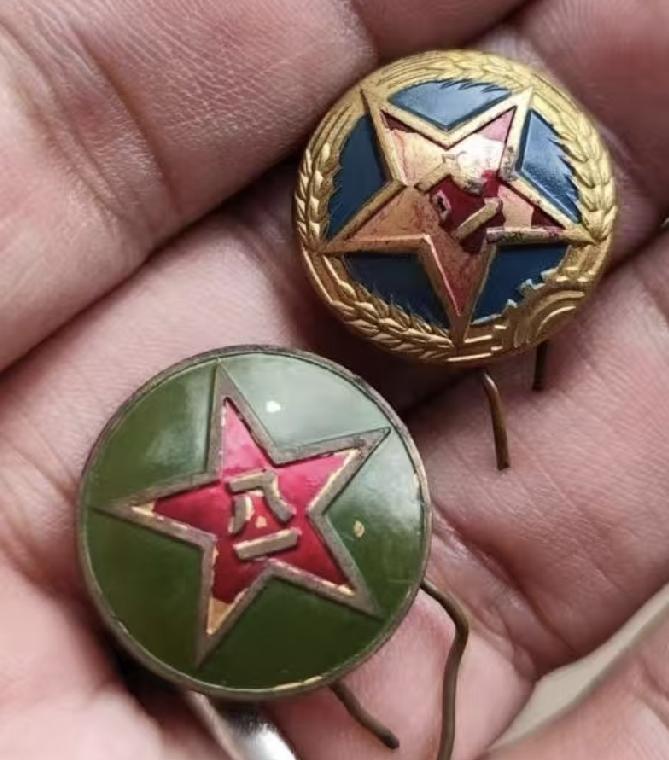 传说中的55式士兵军帽船型小帽徽